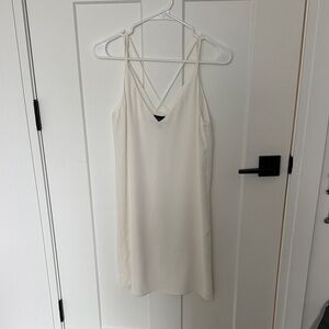 Elegant White Sleeveless Dress